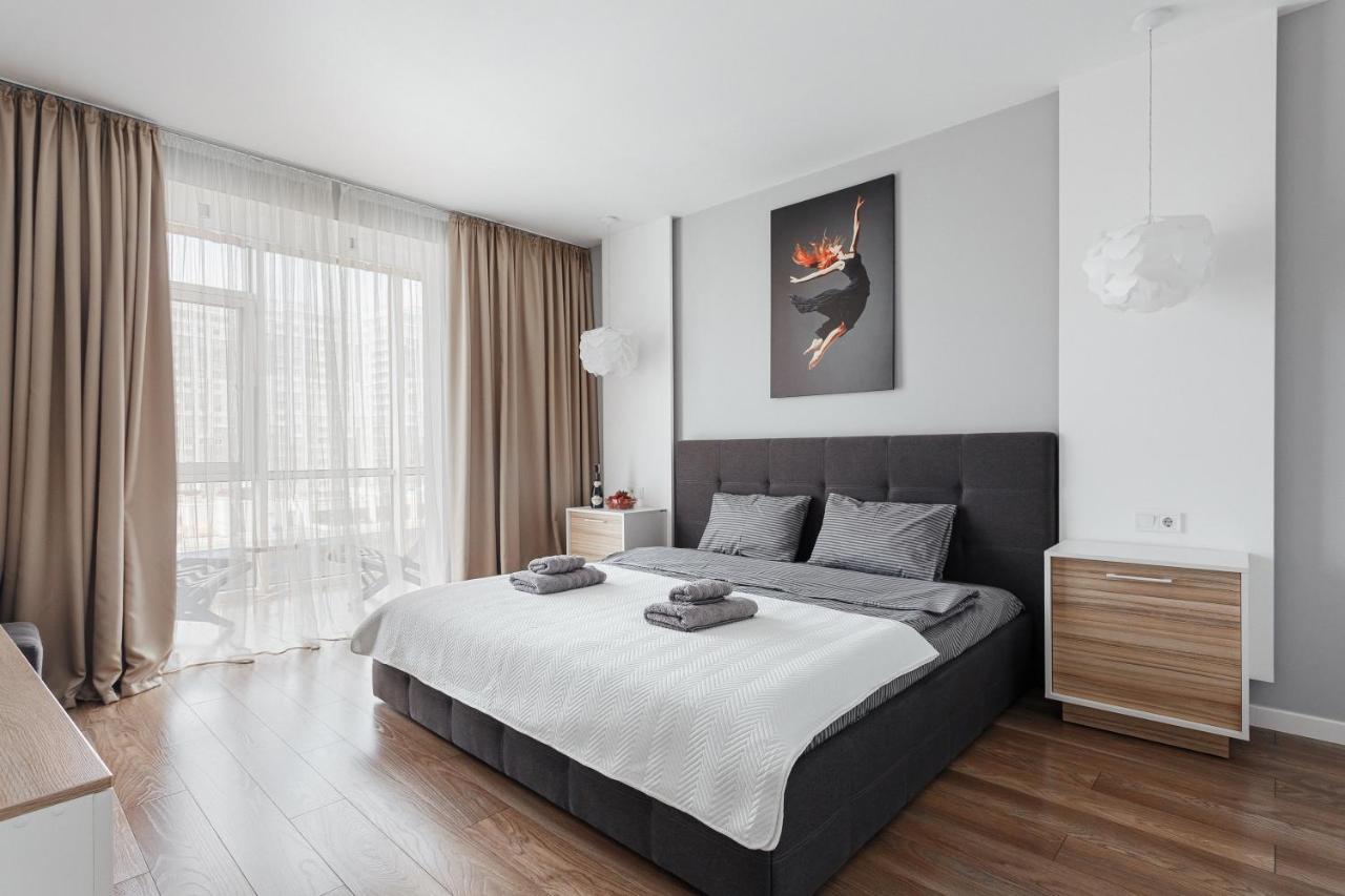 White Apartment In 12 Floor Odesa Exterior photo