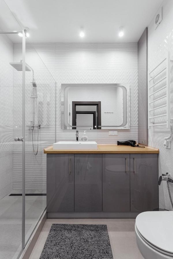 White Apartment In 12 Floor Odesa Exterior photo