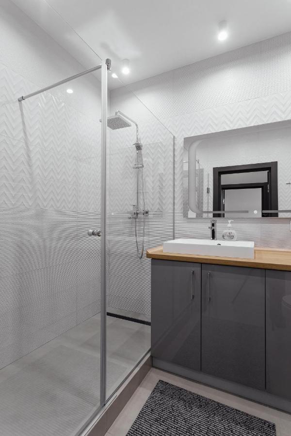 White Apartment In 12 Floor Odesa Exterior photo